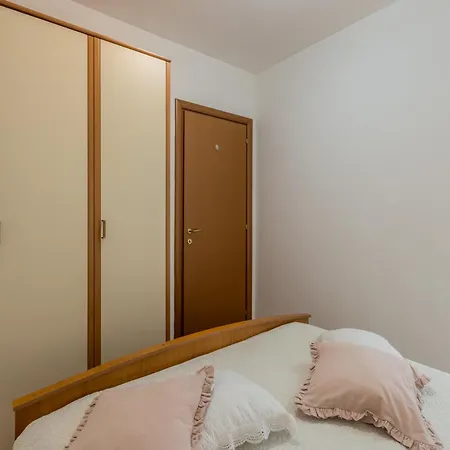 Apartamento Karoglan