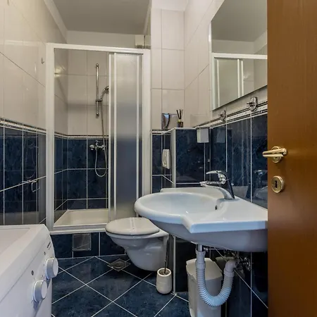 Karoglan Apartamento